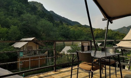 如何使用酒店帳篷打造露營風(fēng)咖啡店？